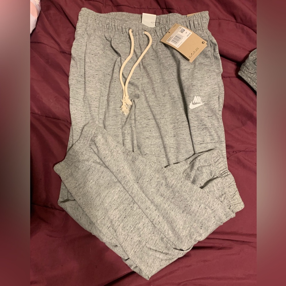 Nike women’s X-smalll joggers